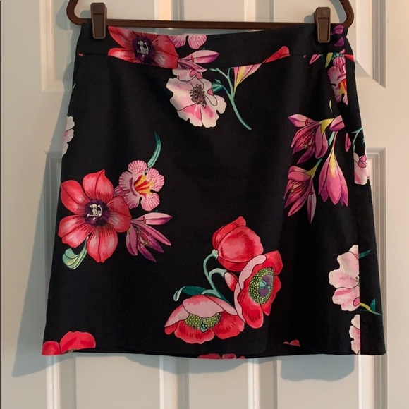 Ann Taylor Dresses & Skirts - An Taylor Black/multi color skirt Ann Taylor Dresses & Skirts - An Taylor Black/multi color skirt